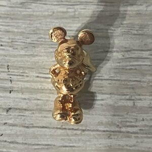 Vintage Disney Mickey Mouse Pin